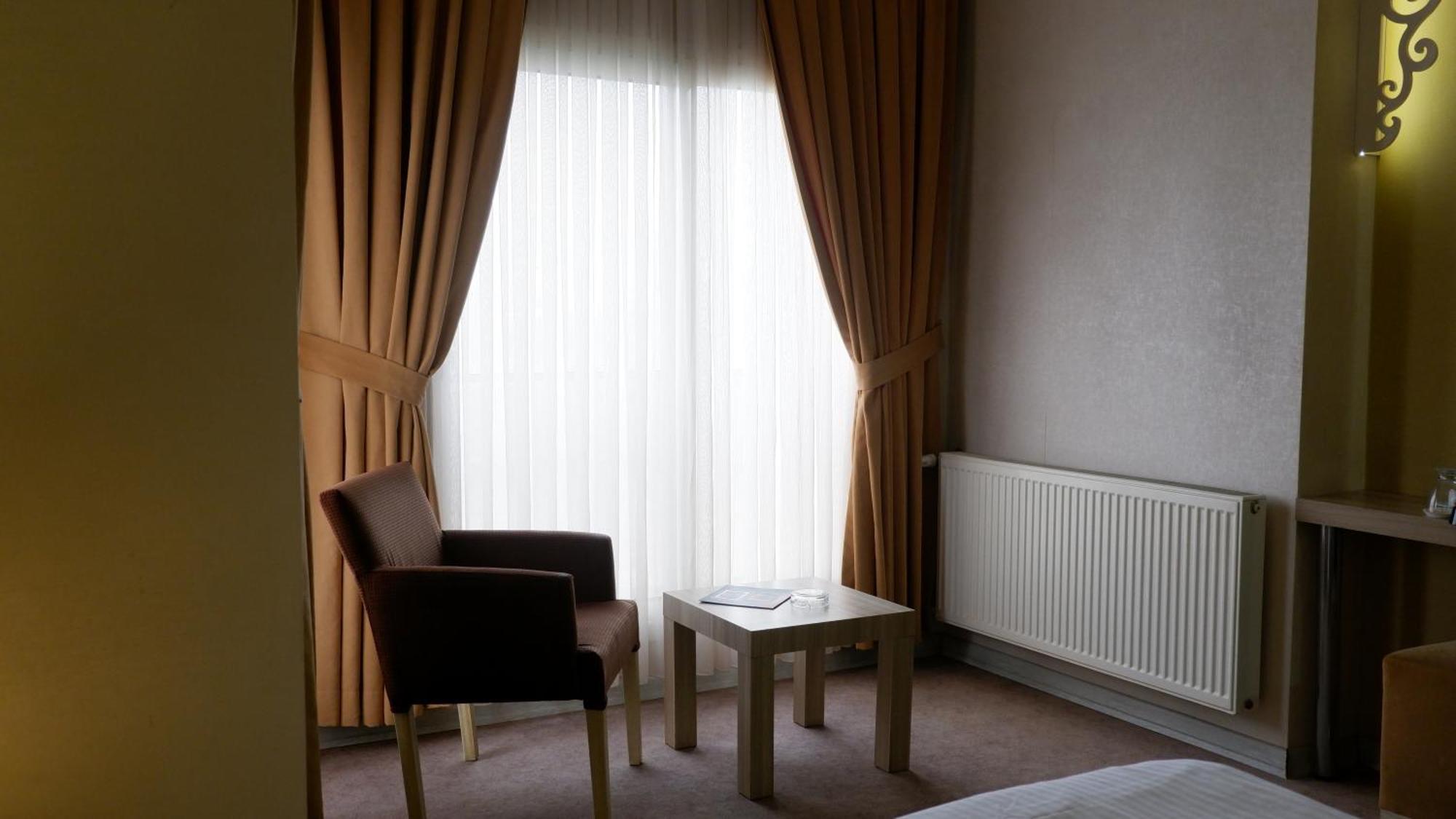 Hotel La Bella Alasehir Екстериор снимка