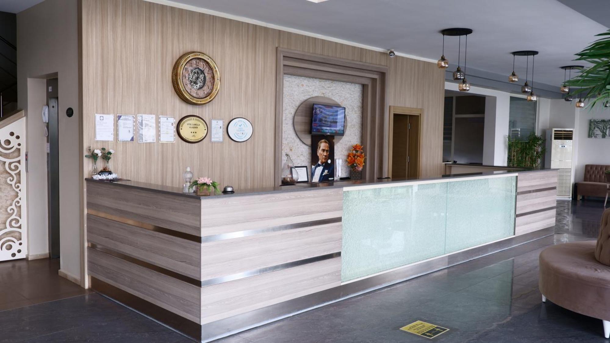 Hotel La Bella Alasehir Екстериор снимка